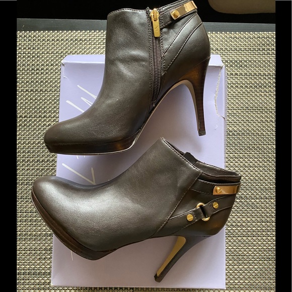 NEW Marc Fisher booties - Picture 2 of 8